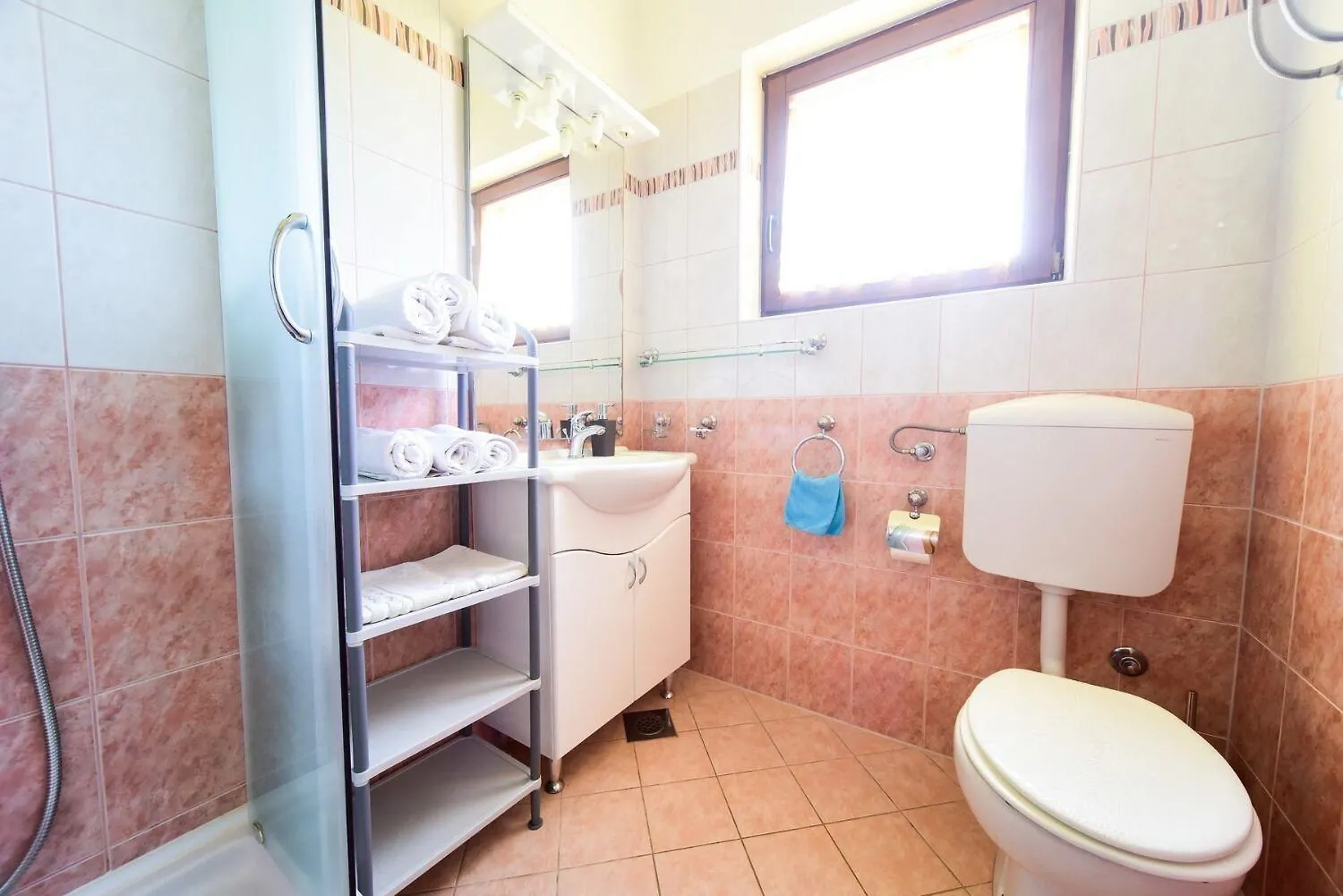 Apartments Zlatko - 100M From Sea Donje Selo