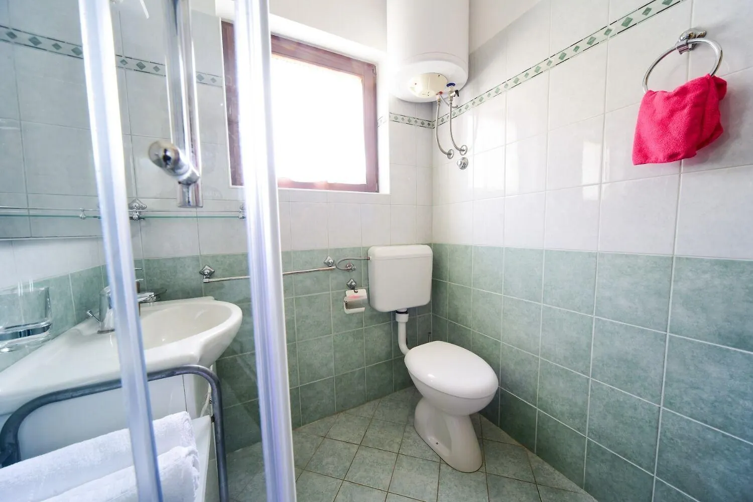 Apartments Zlatko - 100M From Sea Donje Selo
