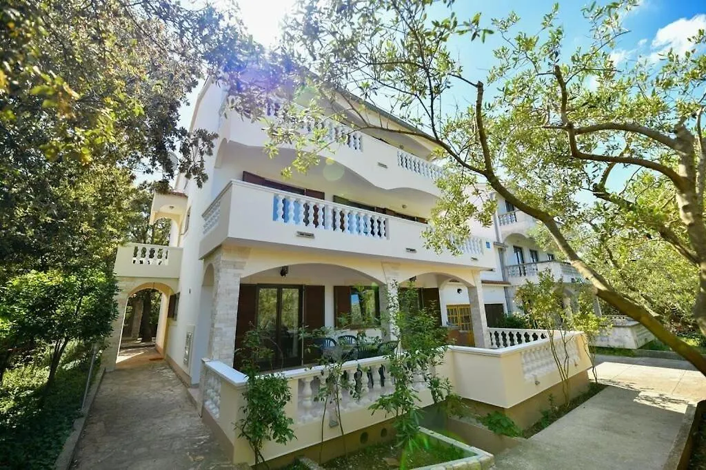 Apartments Zlatko - 100M From Sea Donje Selo