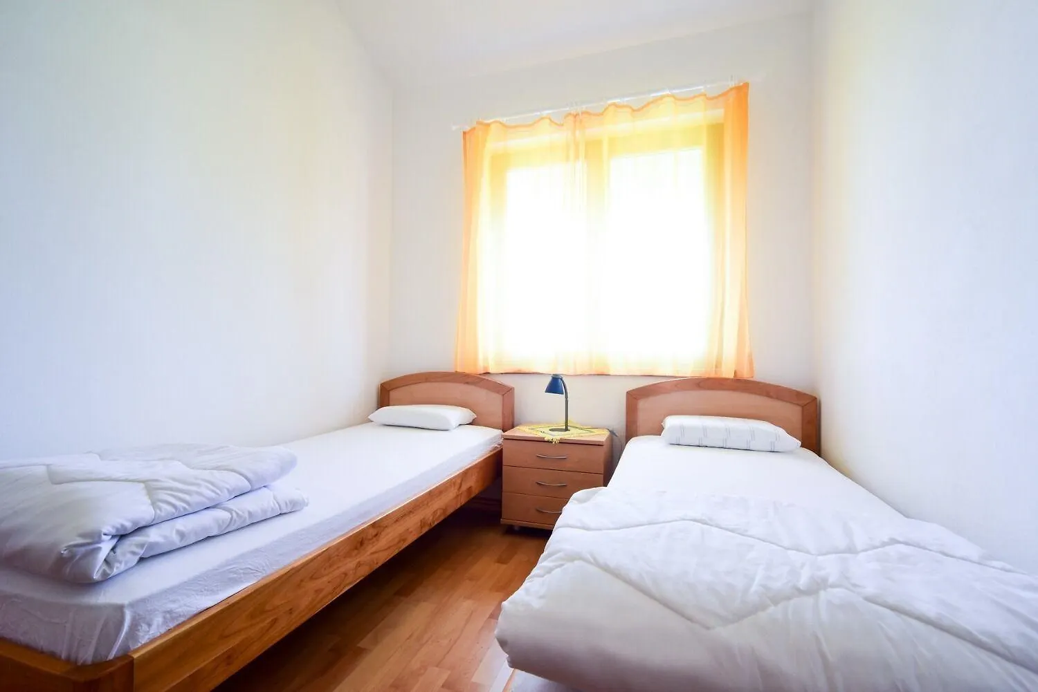 Apartments Zlatko - 100M From Sea Donje Selo